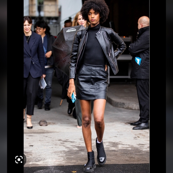 NWT guess mini Black skirt - Picture 12 of 12